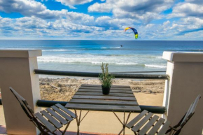 BEACHFRONT Two Bedroom with 3 Beds